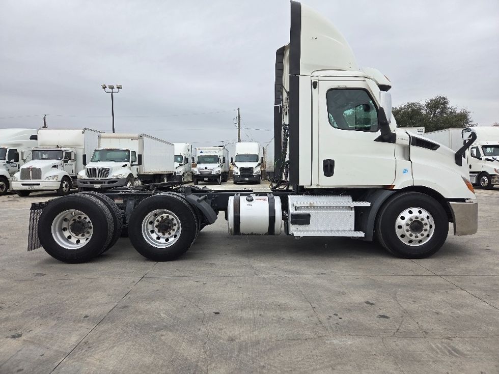 Day Cab Tractor-Heavy Duty Tractors-Freightliner-2021-T11664ST-San Antonio-TX-412,663\n\t\tmiles-$ 57,250 - Image 8