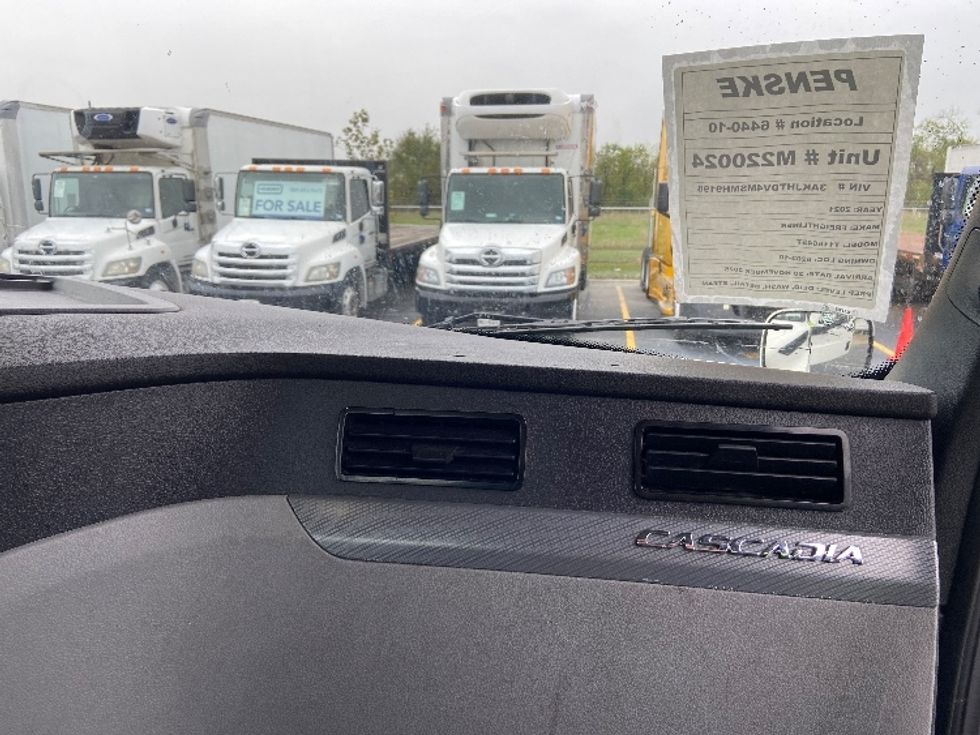 Day Cab Tractor-Heavy Duty Tractors-Freightliner-2021-T11664ST-San Antonio-TX-413,588\n\t\tmiles-$ 57,250 - Image 13