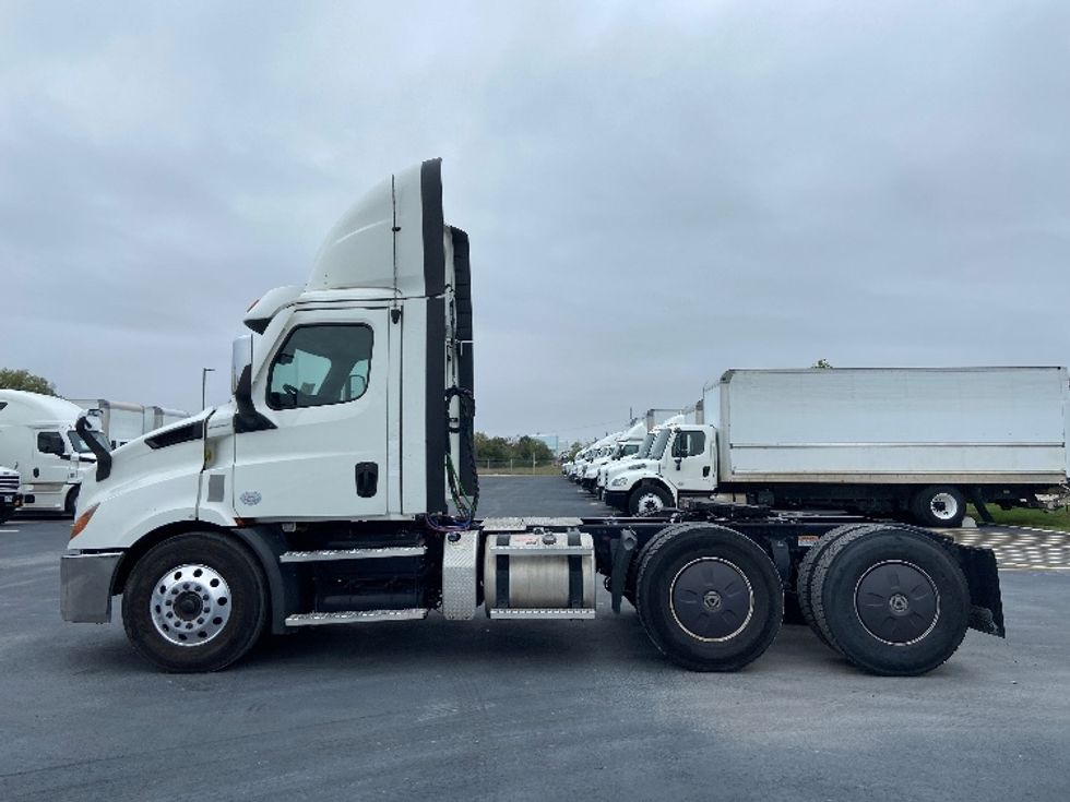 Day Cab Tractor-Heavy Duty Tractors-Freightliner-2021-T11664ST-San Antonio-TX-413,588\n\t\tmiles-$ 57,250 - Image 4