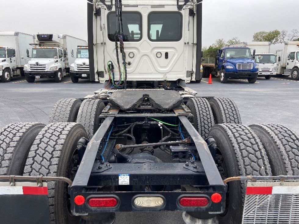 Day Cab Tractor-Heavy Duty Tractors-Freightliner-2021-T11664ST-San Antonio-TX-413,588\n\t\tmiles-$ 57,250 - Image 6