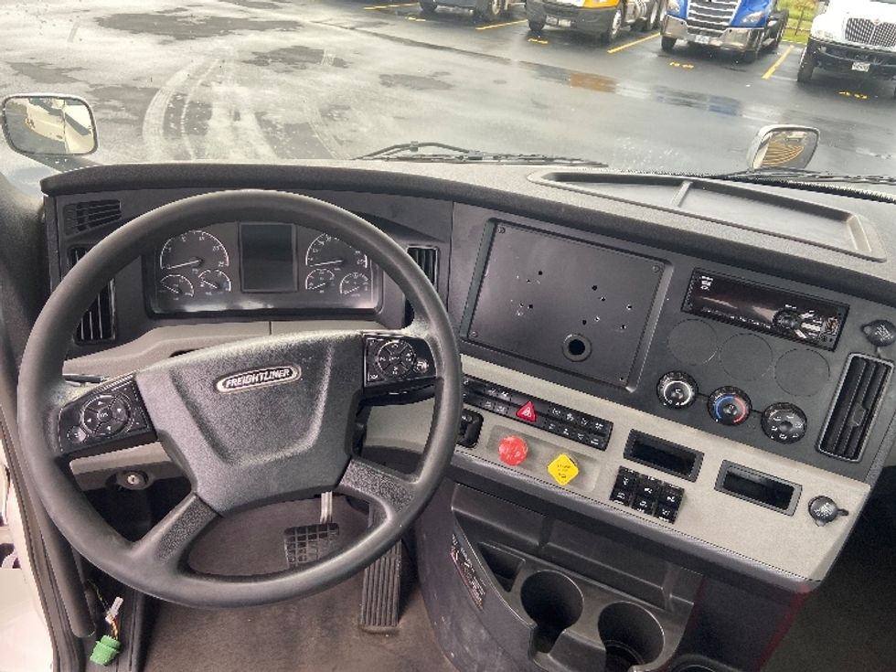 Day Cab Tractor-Heavy Duty Tractors-Freightliner-2021-T11664ST-San Antonio-TX-418,512\n\t\tmiles-$ 57,000 - Image 11