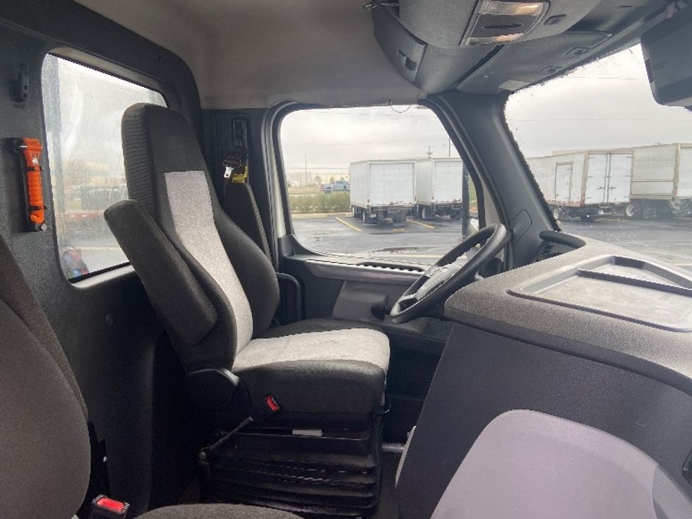 Day Cab Tractor-Heavy Duty Tractors-Freightliner-2021-T11664ST-San Antonio-TX-418,512\n\t\tmiles-$ 57,000 - Image 14