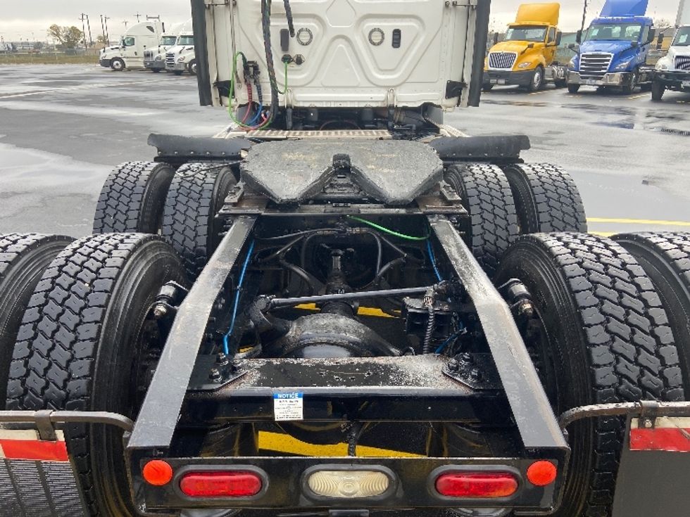 Day Cab Tractor-Heavy Duty Tractors-Freightliner-2021-T11664ST-San Antonio-TX-418,512\n\t\tmiles-$ 57,000 - Image 6