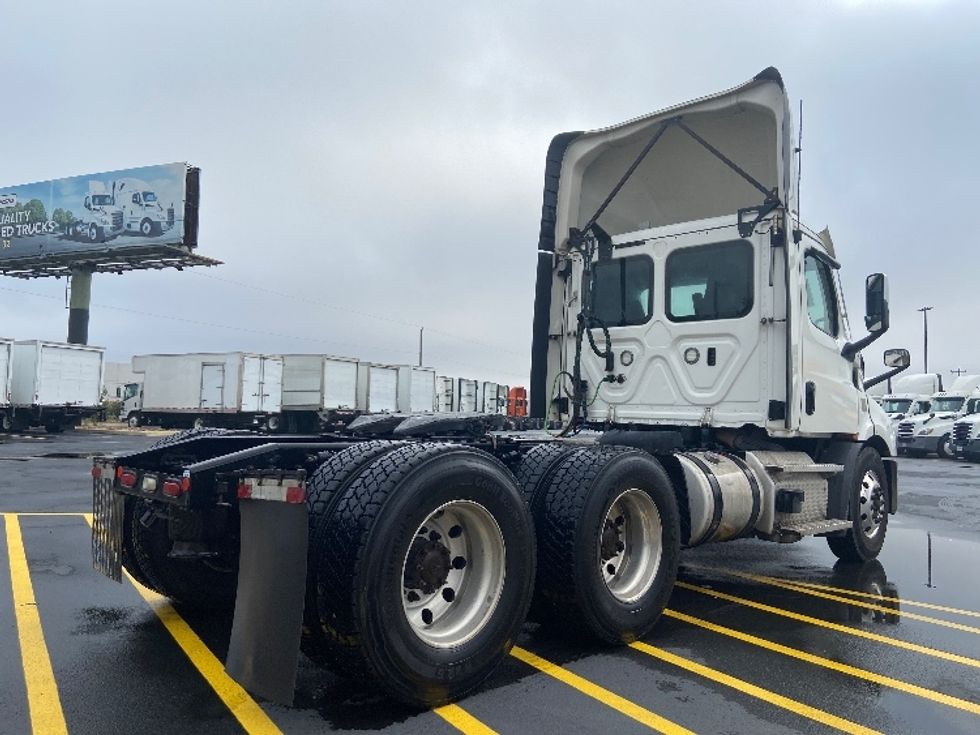 Day Cab Tractor-Heavy Duty Tractors-Freightliner-2021-T11664ST-San Antonio-TX-418,512\n\t\tmiles-$ 57,000 - Image 7