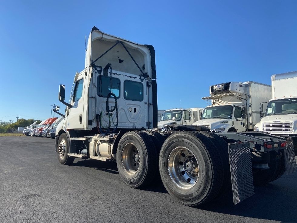 Day Cab Tractor-Heavy Duty Tractors-Freightliner-2021-T11664ST-San Antonio-TX-423,308\n\t\tmiles-$ 56,250 - Image 5