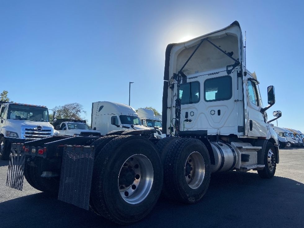 Day Cab Tractor-Heavy Duty Tractors-Freightliner-2021-T11664ST-San Antonio-TX-423,308\n\t\tmiles-$ 56,250 - Image 7