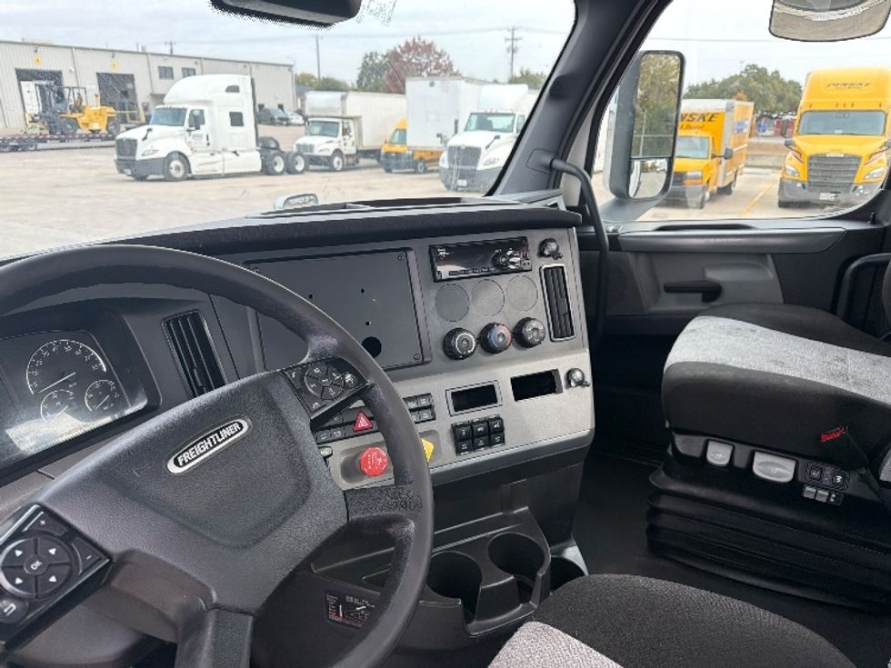 Day Cab Tractor-Heavy Duty Tractors-Freightliner-2021-T11664ST-San Antonio-TX-428,531\n\t\tmiles-$ 55,750 - Image 10