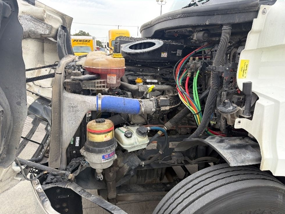 Day Cab Tractor-Heavy Duty Tractors-Freightliner-2021-T11664ST-San Antonio-TX-428,531\n\t\tmiles-$ 55,750 - Image 16