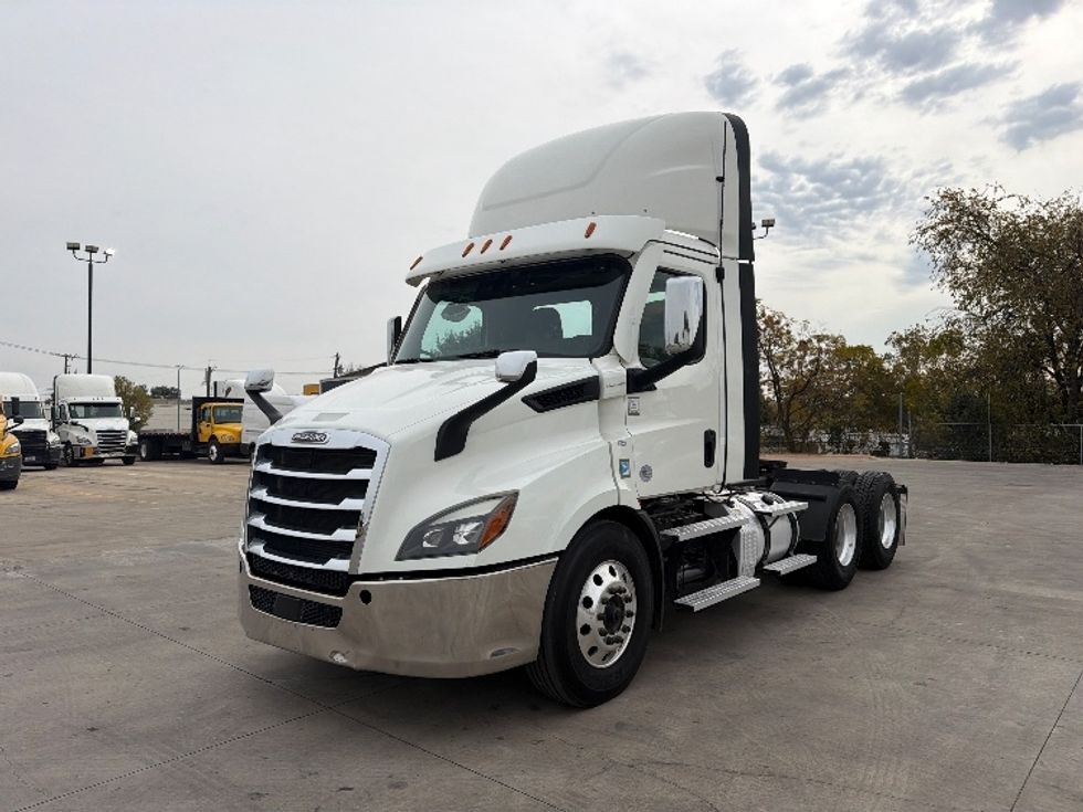 Day Cab Tractor-Heavy Duty Tractors-Freightliner-2021-T11664ST-San Antonio-TX-428,531\n\t\tmiles-$ 55,750 - Image 3