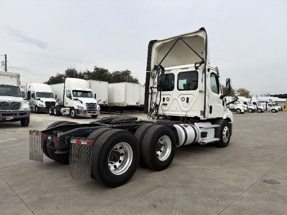 Day Cab Tractor-Heavy Duty Tractors-Freightliner-2021-T11664ST-San Antonio-TX-428,531\n\t\tmiles-$ 55,750 - Image 7