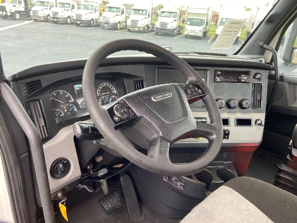 Day Cab Tractor-Heavy Duty Tractors-Freightliner-2021-T11664ST-San Antonio-TX-434,968\n\t\tmiles-$ 55,000 - Image 10