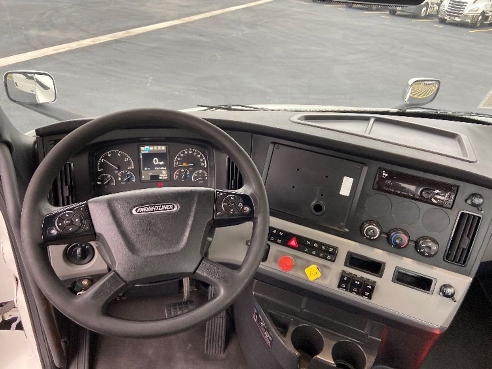 Day Cab Tractor-Heavy Duty Tractors-Freightliner-2021-T11664ST-San Antonio-TX-434,968\n\t\tmiles-$ 55,000 - Image 11