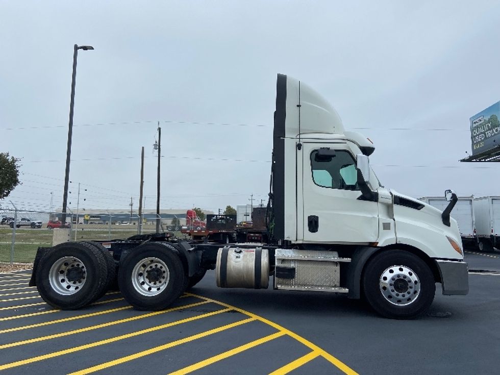 Day Cab Tractor-Heavy Duty Tractors-Freightliner-2021-T11664ST-San Antonio-TX-434,968\n\t\tmiles-$ 55,000 - Image 8