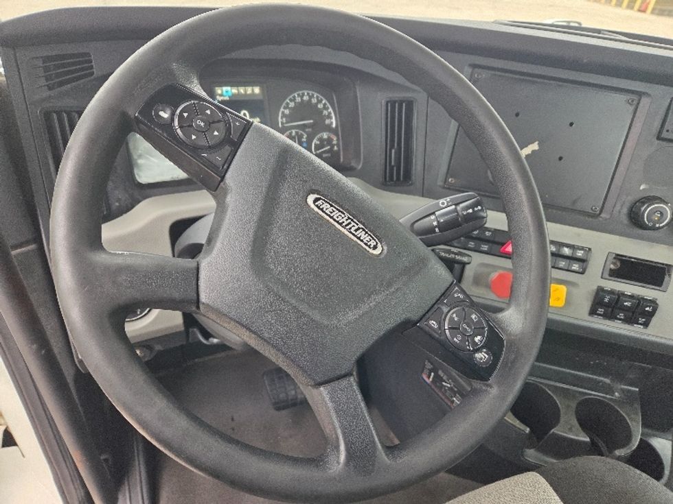 Day Cab Tractor-Heavy Duty Tractors-Freightliner-2021-T11664ST-San Antonio-TX-435,200\n\t\tmiles-$ 55,000 - Image 11