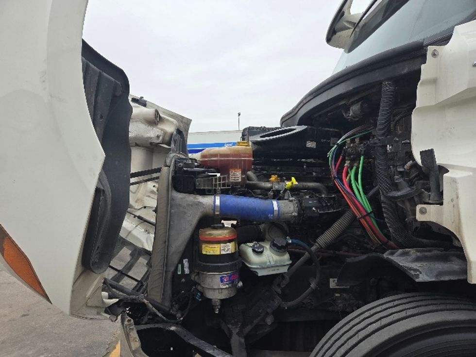 Day Cab Tractor-Heavy Duty Tractors-Freightliner-2021-T11664ST-San Antonio-TX-435,200\n\t\tmiles-$ 55,000 - Image 16