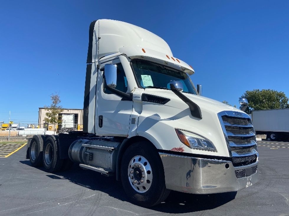Day Cab Tractor-Heavy Duty Tractors-Freightliner-2021-T11664ST-San Antonio-TX-455,884\n\t\tmiles-$ 52,750 - Image 1