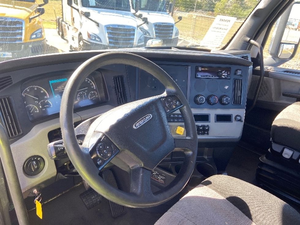Day Cab Tractor-Heavy Duty Tractors-Freightliner-2021-T11664ST-San Antonio-TX-455,884\n\t\tmiles-$ 52,750 - Image 10