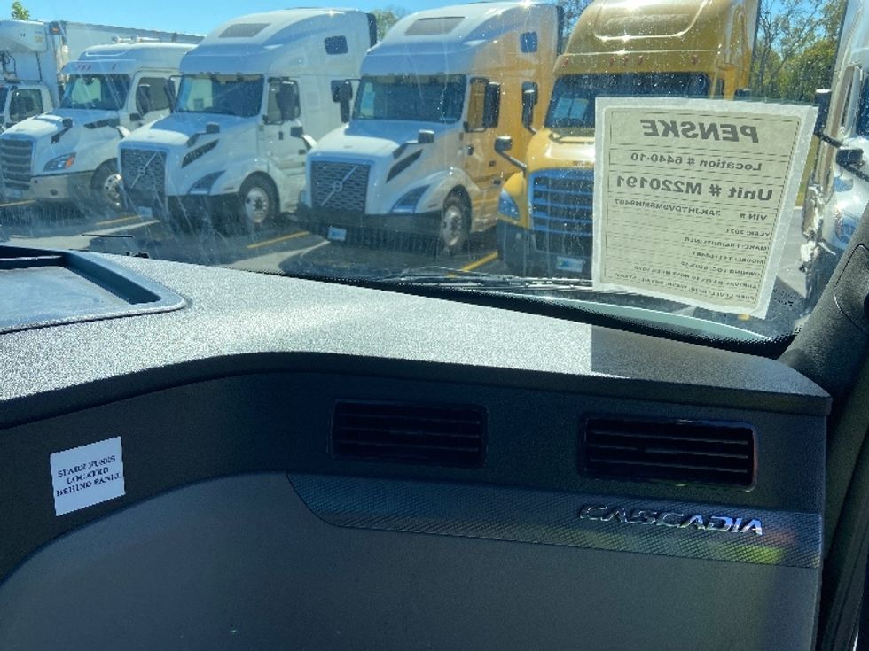 Day Cab Tractor-Heavy Duty Tractors-Freightliner-2021-T11664ST-San Antonio-TX-455,884\n\t\tmiles-$ 52,750 - Image 13