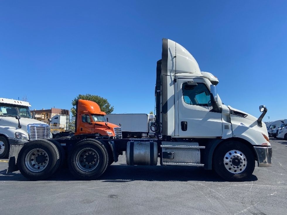 Day Cab Tractor-Heavy Duty Tractors-Freightliner-2021-T11664ST-San Antonio-TX-455,884\n\t\tmiles-$ 52,750 - Image 8
