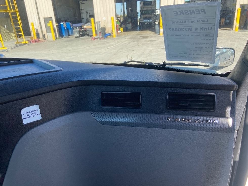 Day Cab Tractor-Heavy Duty Tractors-Freightliner-2021-T11664ST-San Antonio-TX-465,136\n\t\tmiles-$ 51,000 - Image 13