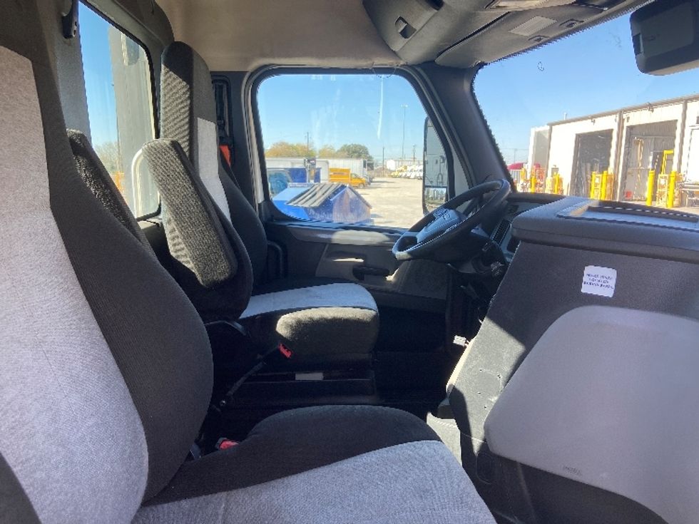 Day Cab Tractor-Heavy Duty Tractors-Freightliner-2021-T11664ST-San Antonio-TX-465,136\n\t\tmiles-$ 51,000 - Image 14