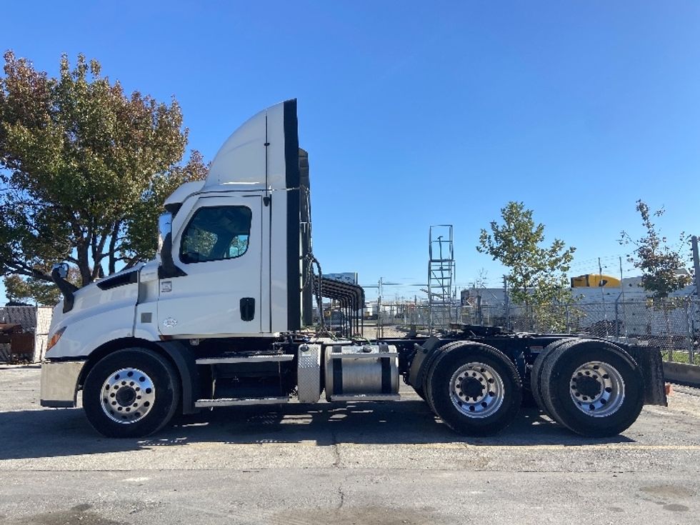 Day Cab Tractor-Heavy Duty Tractors-Freightliner-2021-T11664ST-San Antonio-TX-465,136\n\t\tmiles-$ 51,000 - Image 4
