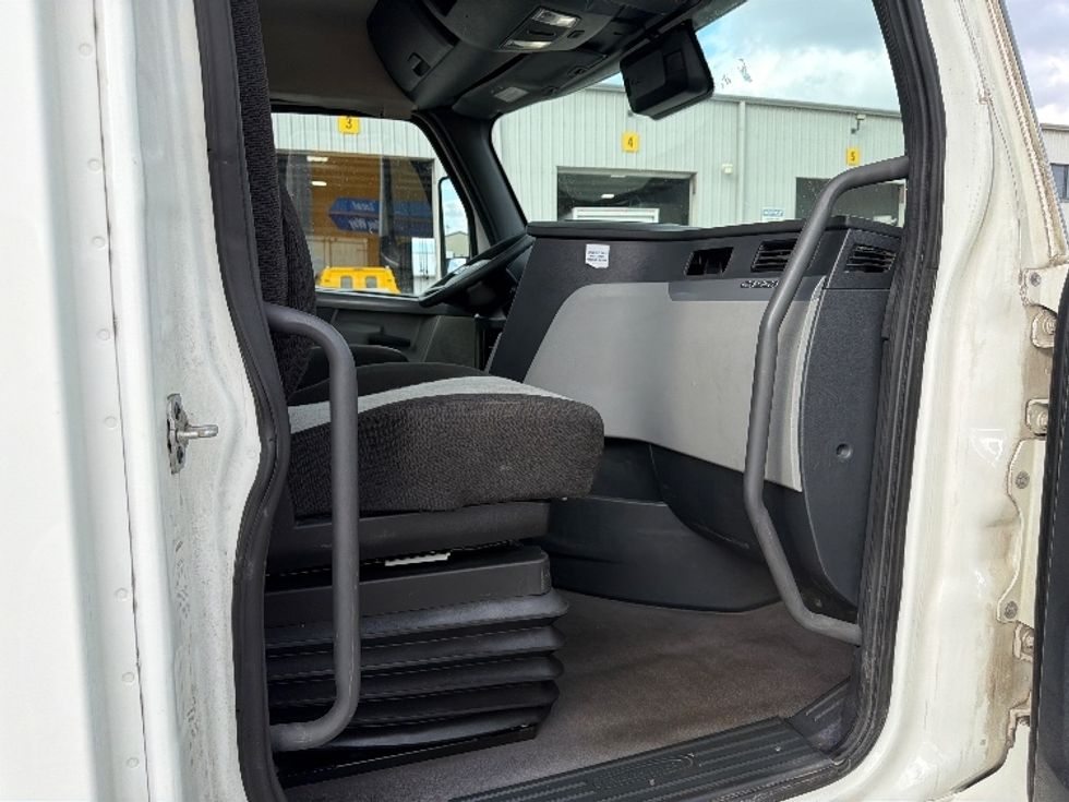 Day Cab Tractor-Heavy Duty Tractors-Freightliner-2021-T11664ST-San Antonio-TX-483,347\n\t\tmiles-$ 50,000 - Image 12