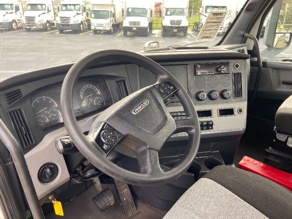 Day Cab Tractor-Heavy Duty Tractors-Freightliner-2021-T11664ST-San Antonio-TX-484,686\n\t\tmiles-$ 49,750 - Image 10