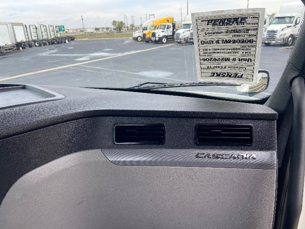 Day Cab Tractor-Heavy Duty Tractors-Freightliner-2021-T11664ST-San Antonio-TX-484,686\n\t\tmiles-$ 49,750 - Image 13