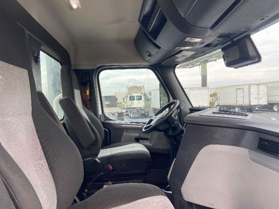 Day Cab Tractor-Heavy Duty Tractors-Freightliner-2021-T11664ST-San Antonio-TX-484,686\n\t\tmiles-$ 49,750 - Image 14