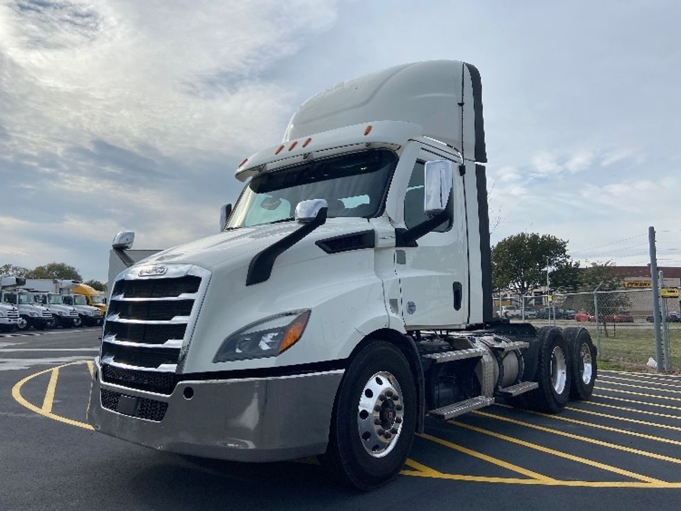 Day Cab Tractor-Heavy Duty Tractors-Freightliner-2021-T11664ST-San Antonio-TX-484,686\n\t\tmiles-$ 49,750 - Image 3