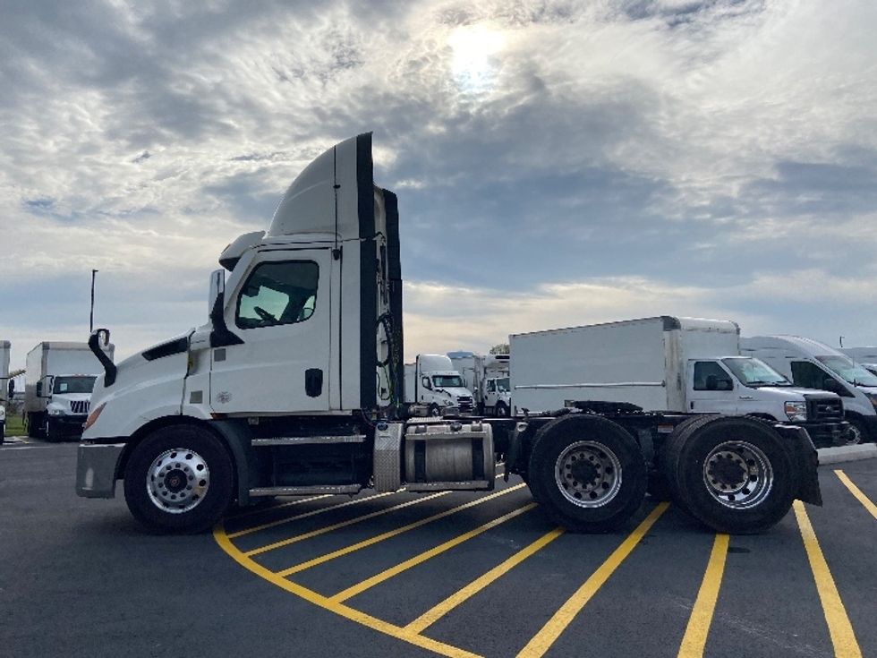 Day Cab Tractor-Heavy Duty Tractors-Freightliner-2021-T11664ST-San Antonio-TX-484,686\n\t\tmiles-$ 49,750 - Image 4