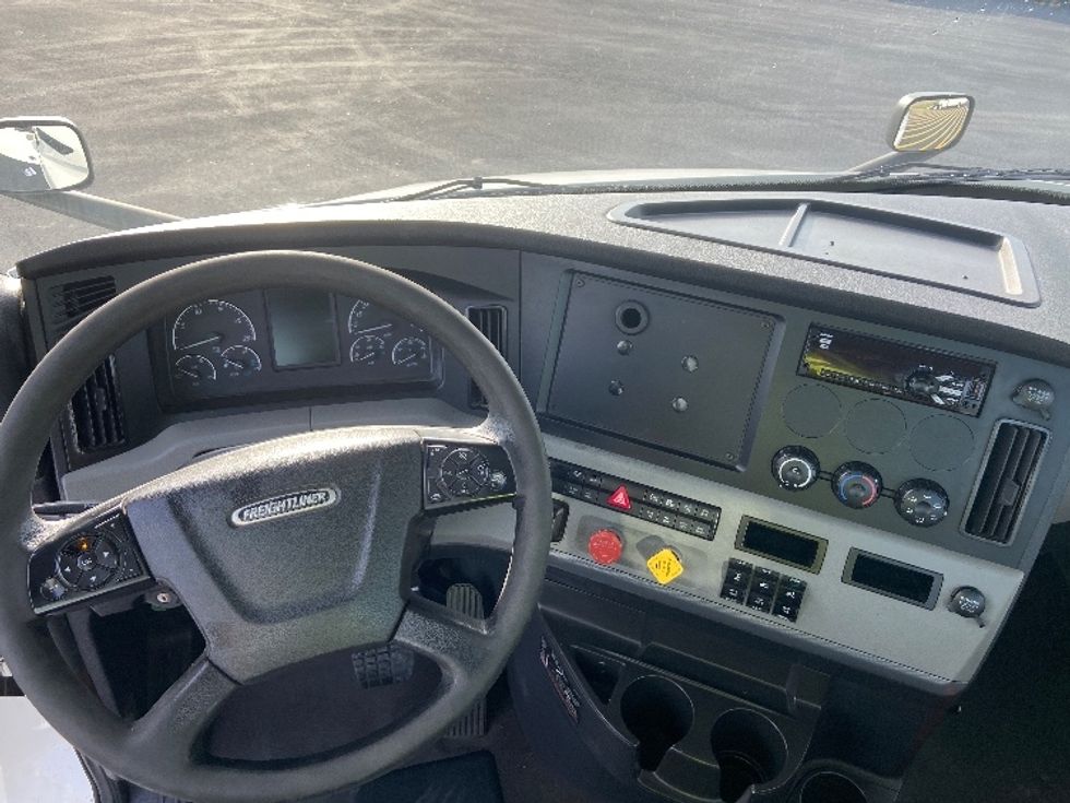 Day Cab Tractor-Heavy Duty Tractors-Freightliner-2021-T11664ST-San Antonio-TX-497,120\n\t\tmiles-$ 48,500 - Image 11
