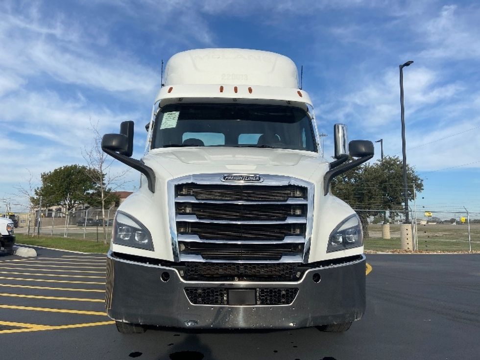 Day Cab Tractor-Heavy Duty Tractors-Freightliner-2021-T11664ST-San Antonio-TX-497,120\n\t\tmiles-$ 48,500 - Image 2