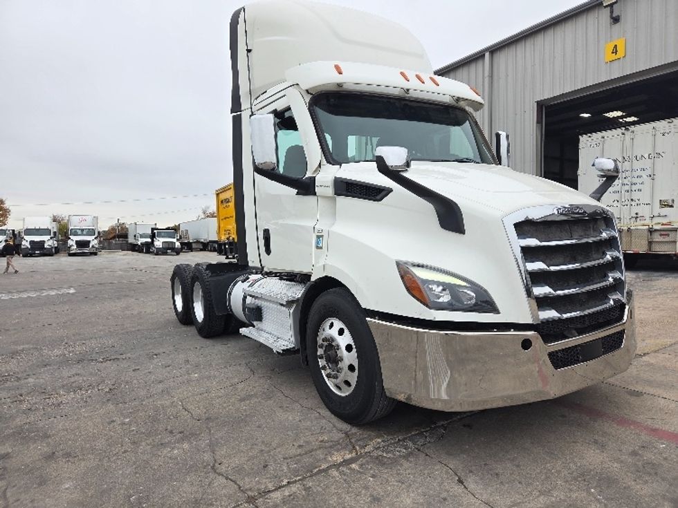Day Cab Tractor-Heavy Duty Tractors-Freightliner-2021-T11664ST-San Antonio-TX-514,781\n\t\tmiles-$ 46,500 - Image 1
