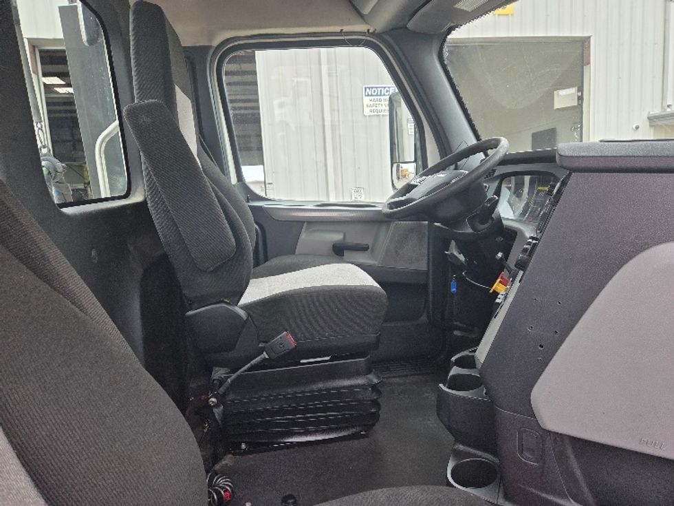 Day Cab Tractor-Heavy Duty Tractors-Freightliner-2021-T11664ST-San Antonio-TX-514,781\n\t\tmiles-$ 46,500 - Image 13