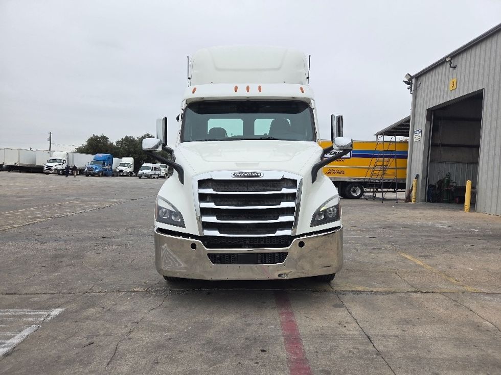 Day Cab Tractor-Heavy Duty Tractors-Freightliner-2021-T11664ST-San Antonio-TX-514,781\n\t\tmiles-$ 46,500 - Image 2