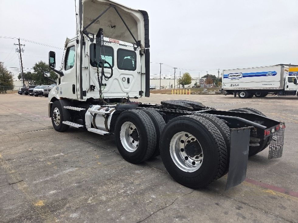 Day Cab Tractor-Heavy Duty Tractors-Freightliner-2021-T11664ST-San Antonio-TX-514,781\n\t\tmiles-$ 46,500 - Image 5