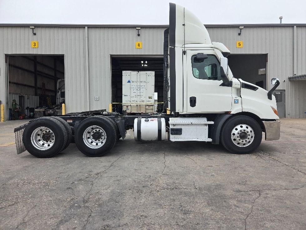 Day Cab Tractor-Heavy Duty Tractors-Freightliner-2021-T11664ST-San Antonio-TX-514,781\n\t\tmiles-$ 46,500 - Image 8
