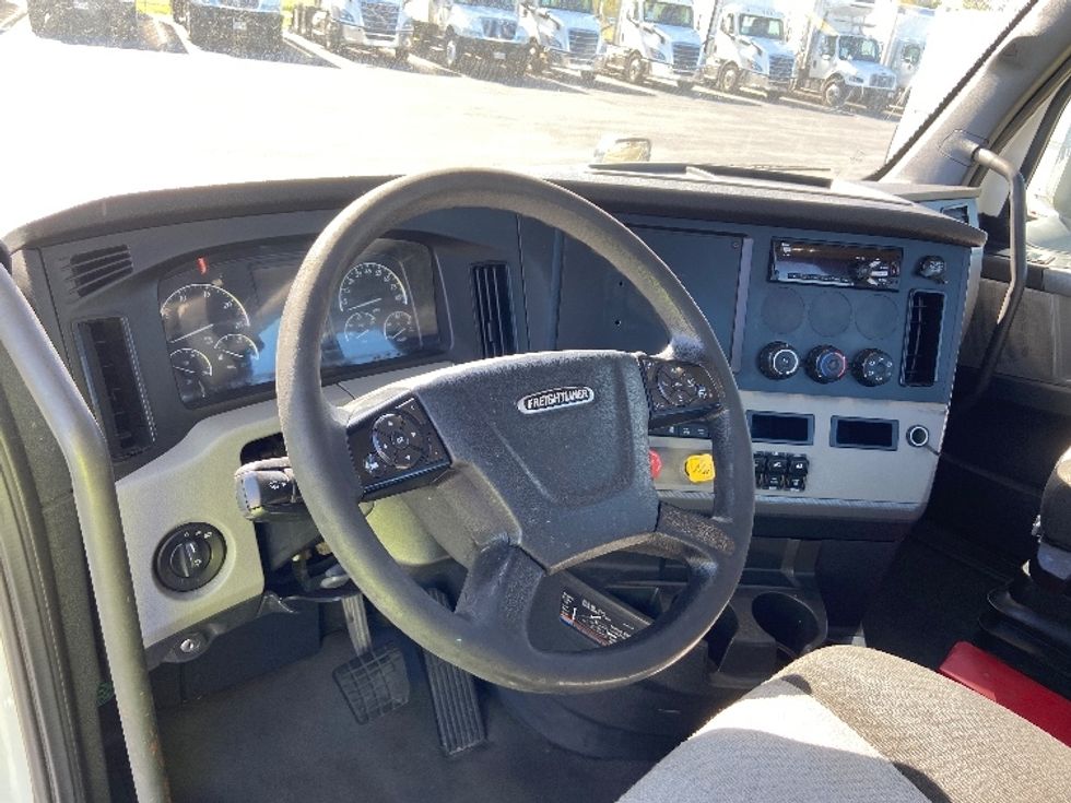Day Cab Tractor-Heavy Duty Tractors-Freightliner-2021-T11664ST-San Antonio-TX-584,062\n\t\tmiles-$ 39,250 - Image 10