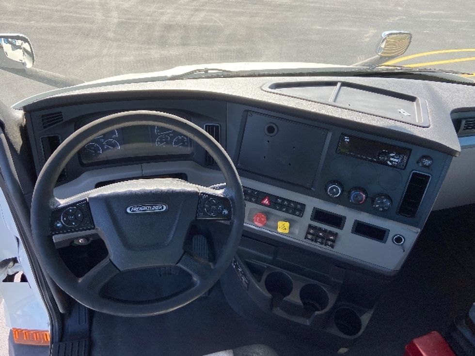 Day Cab Tractor-Heavy Duty Tractors-Freightliner-2021-T11664ST-San Antonio-TX-584,062\n\t\tmiles-$ 39,250 - Image 11