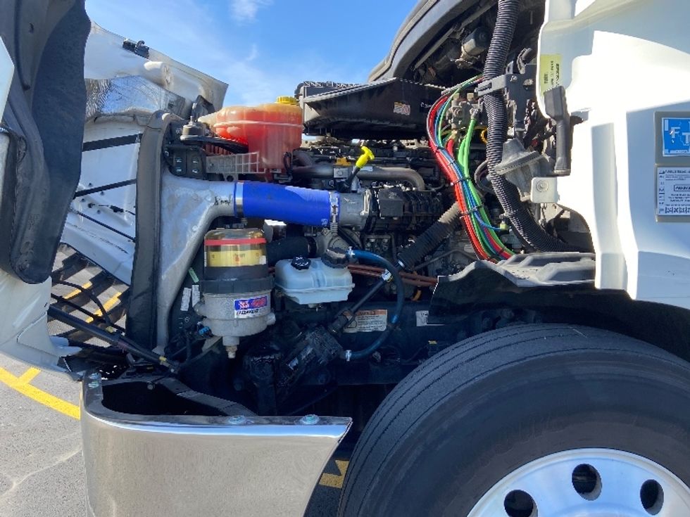 Day Cab Tractor-Heavy Duty Tractors-Freightliner-2021-T11664ST-San Antonio-TX-584,062\n\t\tmiles-$ 39,250 - Image 16