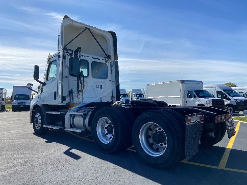 Day Cab Tractor-Heavy Duty Tractors-Freightliner-2021-T11664ST-San Antonio-TX-584,062\n\t\tmiles-$ 39,250 - Image 5