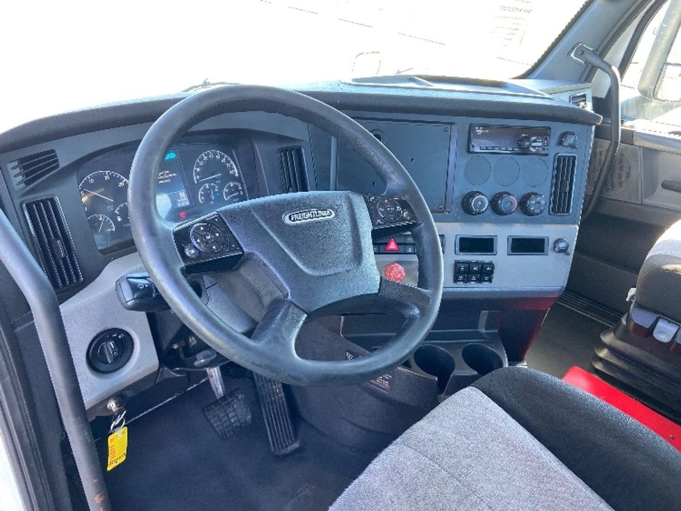 Day Cab Tractor-Heavy Duty Tractors-Freightliner-2021-T11664ST-San Antonio-TX-626,413\n\t\tmiles-$ 29,750 - Image 10