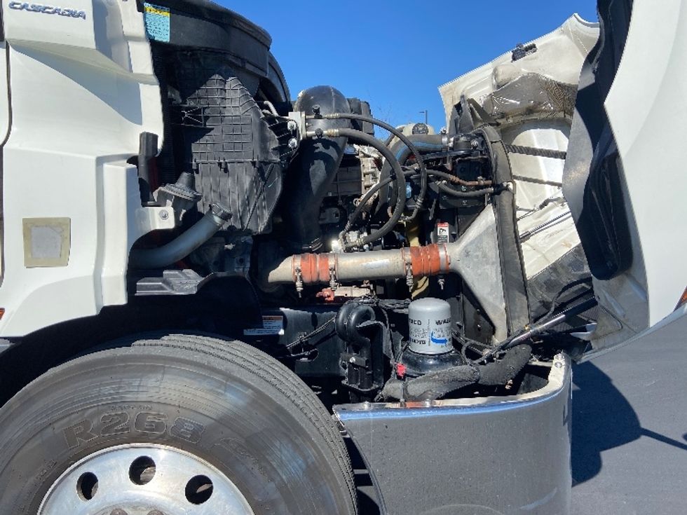 Day Cab Tractor-Heavy Duty Tractors-Freightliner-2021-T11664ST-San Antonio-TX-626,413\n\t\tmiles-$ 29,750 - Image 15