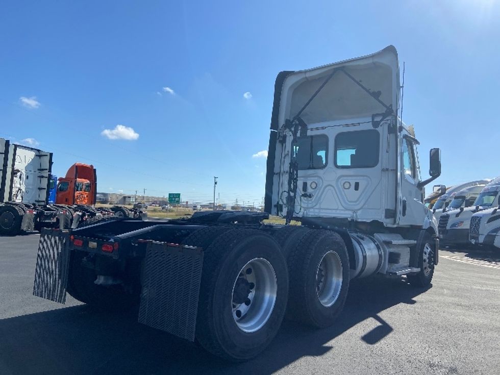 Day Cab Tractor-Heavy Duty Tractors-Freightliner-2021-T11664ST-San Antonio-TX-626,413\n\t\tmiles-$ 29,750 - Image 7