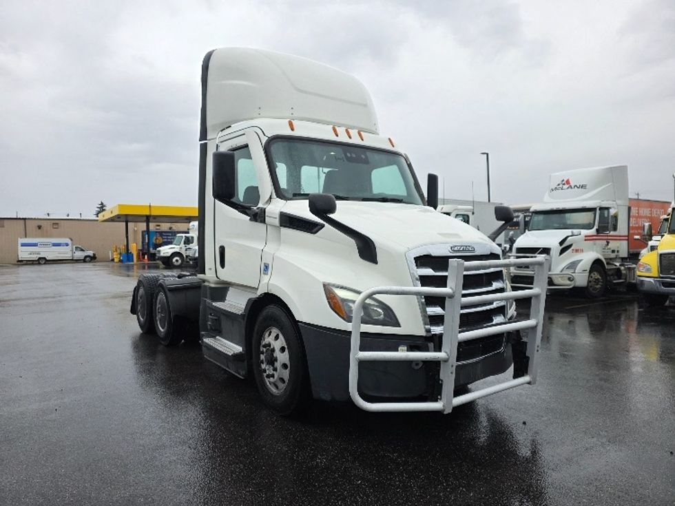 Day Cab Tractor-Heavy Duty Tractors-Freightliner-2021-T11664ST-Spokane Valley-WA-463,893\n\t\tmiles-$ 50,500 - Image 1