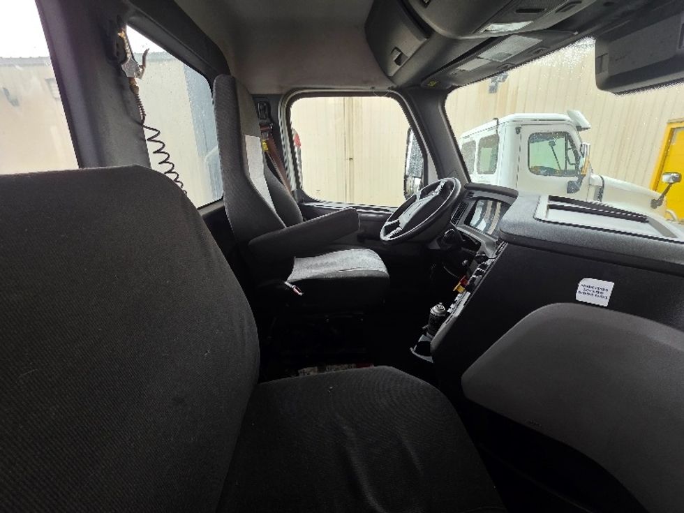 Day Cab Tractor-Heavy Duty Tractors-Freightliner-2021-T11664ST-Spokane Valley-WA-463,893\n\t\tmiles-$ 50,500 - Image 14