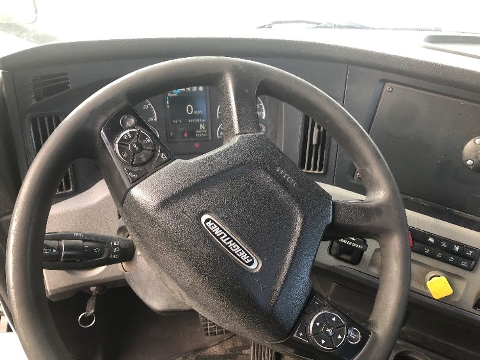 Day Cab Tractor-Heavy Duty Tractors-Freightliner-2021-T11664ST-Spokane Valley-WA-469,279\n\t\tmiles-$ 50,000 - Image 11