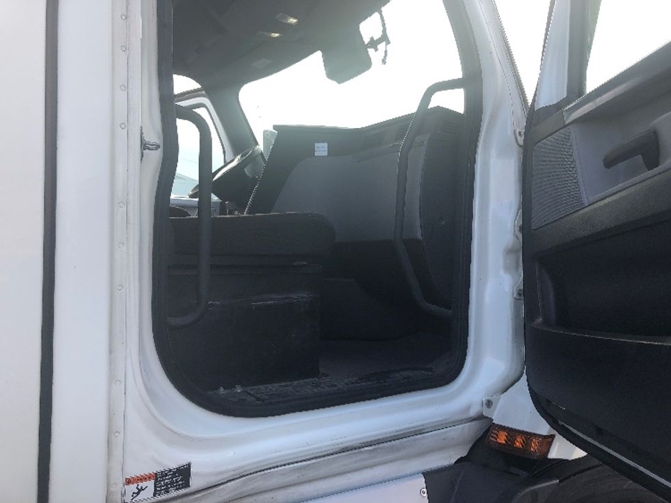 Day Cab Tractor-Heavy Duty Tractors-Freightliner-2021-T11664ST-Spokane Valley-WA-469,279\n\t\tmiles-$ 50,000 - Image 12